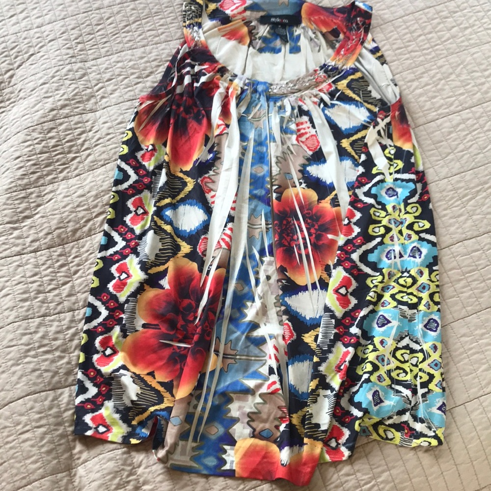 Women’s Multicolored Soft top with bead accents